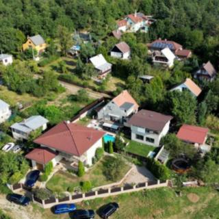 Prodej komerčního pozemku 410 m² Mokrá-Horákov Horákov