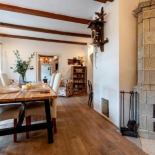 Pronájem rodinného domu 364 m² Praha