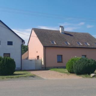 Prodej rodinného domu 550 m² Moravany
