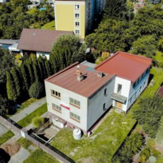 Prodej rodinného domu 300 m² Hradec Králové