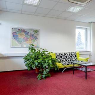 Pronájem kanceláře 100 m² Praha Kyje, Lednická