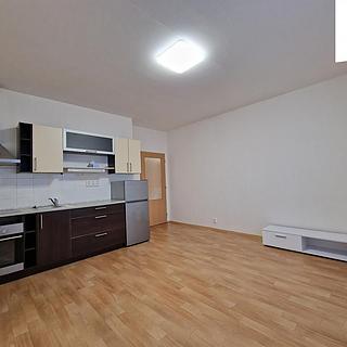 Pronájem bytu 2+kk 41 m² Jihlava Hruškové Dvory