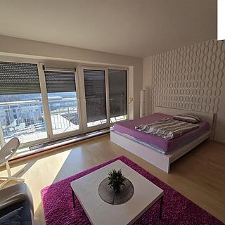 Pronájem bytu 1+kk a garsoniéry 43 m² Praha Vysočany, Na Harfě