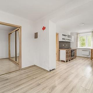 Prodej bytu 3+1 83 m² Mariánské Lázně Úšovice, Ke Kasárnům