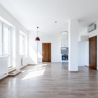 Pronájem bytu 4+kk 116 m² Praha, Lednická