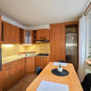 Pronájem bytu 3+1 70 m² Pardubice, Na Drážce