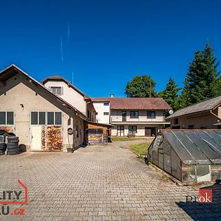 Prodej rodinného domu 250 m&sup2; Dubenec