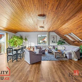 Prodej rodinného domu 250 m² Hradec Králové