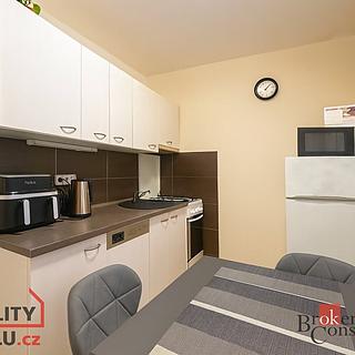 Prodej bytu 2+1 57 m² Ostrov, Severní