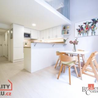 Prodej bytu 4+kk 93 m² Praha Hrdlořezy, Českobrodská
