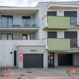 Pronájem bytu 1+kk a garsoniéry 37 m² Zlín, Lešetín I