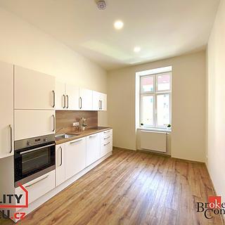 Pronájem bytu 2+1 63 m² Opava Město, Kolářská