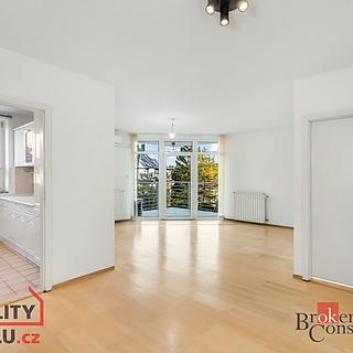 Pronájem bytu 2+1 59 m² Liberec I-Staré Město, Husova