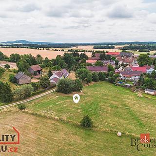 Prodej stavební parcely 961 m² Planá