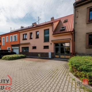 Prodej rodinného domu 260 m² Plzeň