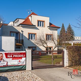 Prodej rodinného domu 203 m&sup2; Hradec Králové