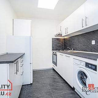 Pronájem bytu 2+kk 40 m² Praha Karlín, U Sluncové