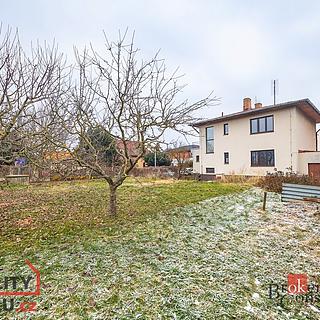 Prodej stavební parcely 345 m² Praha Lipence, Spotřebitelská