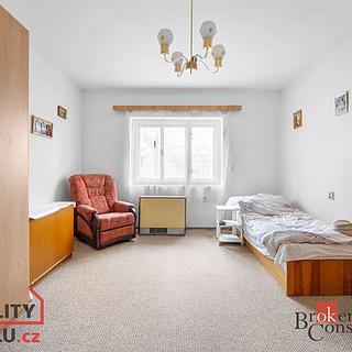 Prodej bytu 2+kk 40 m² Dvůr Králové nad Labem, Klazarova