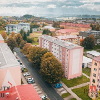 Prodej bytu 3+1 72 m² Ostrov, Severní