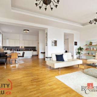 Prodej bytu 4+kk 194 m² Mariánské Lázně