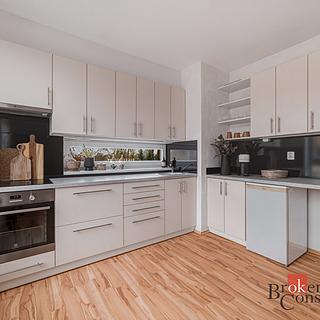 Prodej bytu 1+kk a garsoniéry 38 m² Plzeň Severní Předměstí, Kotíkovská