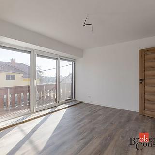 Pronájem bytu 3+kk 83 m&sup2; Újezd u Brna