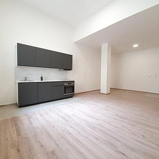 Pronájem bytu 1+kk a garsoniéry 47 m² Hlučín, Mírové náměstí