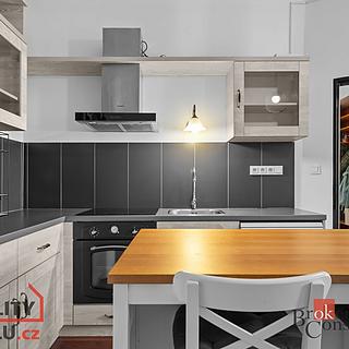 Pronájem bytu 2+1 44 m² Hradec Králové