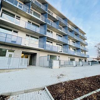 Pronájem bytu 2+kk 71 m² Velvary, Sídliště