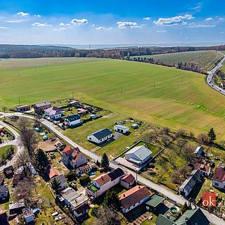 Prodej stavební parcely 787 m&sup2; Výrov