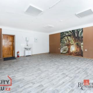 Pronájem historického objektu 54 m² Pardubice -Staré Město, Pernštýnská