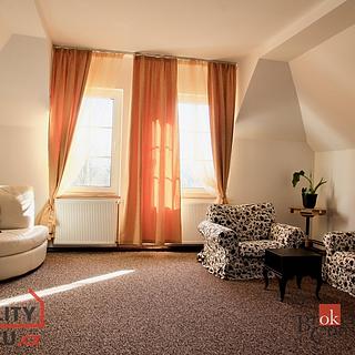 Pronájem bytu 2+1 90 m&sup2; Mírová