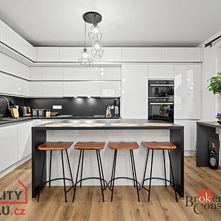 Prodej bytu 2+kk 44 m² Lavičky