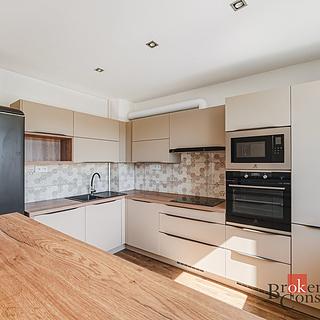 Prodej bytu 3+kk 77 m&sup2; Heřmanova Huť