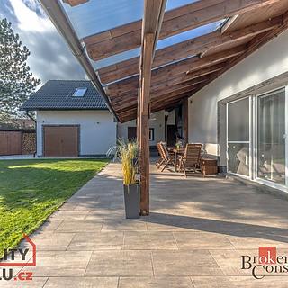 Prodej rodinného domu 291 m² Zlonín, U Rybníka