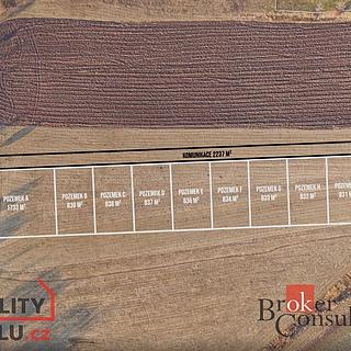 Prodej stavební parcely 12 377 m² Úherce