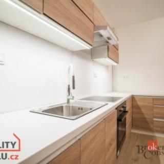 Pronájem bytu 3+kk 70 m² Lhotka
