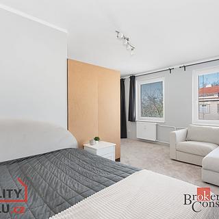 Pronájem bytu 2+kk 44 m² Poděbrady III, náměstí 5. května