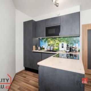 Pronájem bytu 3+kk 61 m² Praha Uhříněves, Ke kříži