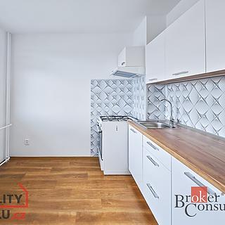 Pronájem bytu 3+1 75 m² Hradec Králové