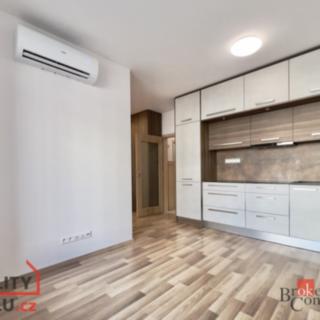 Pronájem bytu 1+1 37 m² Praha Uhříněves, Karla Guta