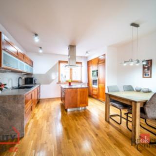Prodej rodinného domu 280 m² Chomutov