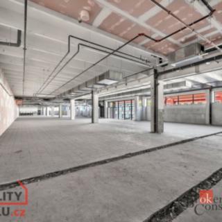 Pronájem obchodu 1 173 m² Hradec Králové Pražské Předměstí, náměstí 28. října