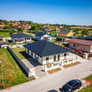 Prodej rodinného domu 161 m² Krakovany