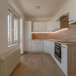 Pronájem bytu 2+kk 51 m&sup2; Hradec Králové