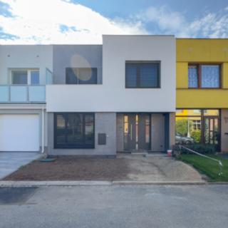 Prodej rodinného domu 132 m² Hradec Králové Plotiště nad Labem, Zahrádkářská