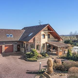 Prodej rodinného domu 283 m² Býšť