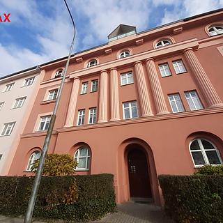 Pronájem bytu 2+kk 48 m&sup2; Hradec Králové