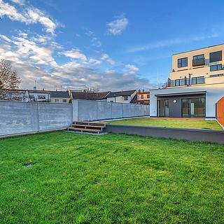 Prodej bytu 2+kk 203 m&sup2; Hradec Králové